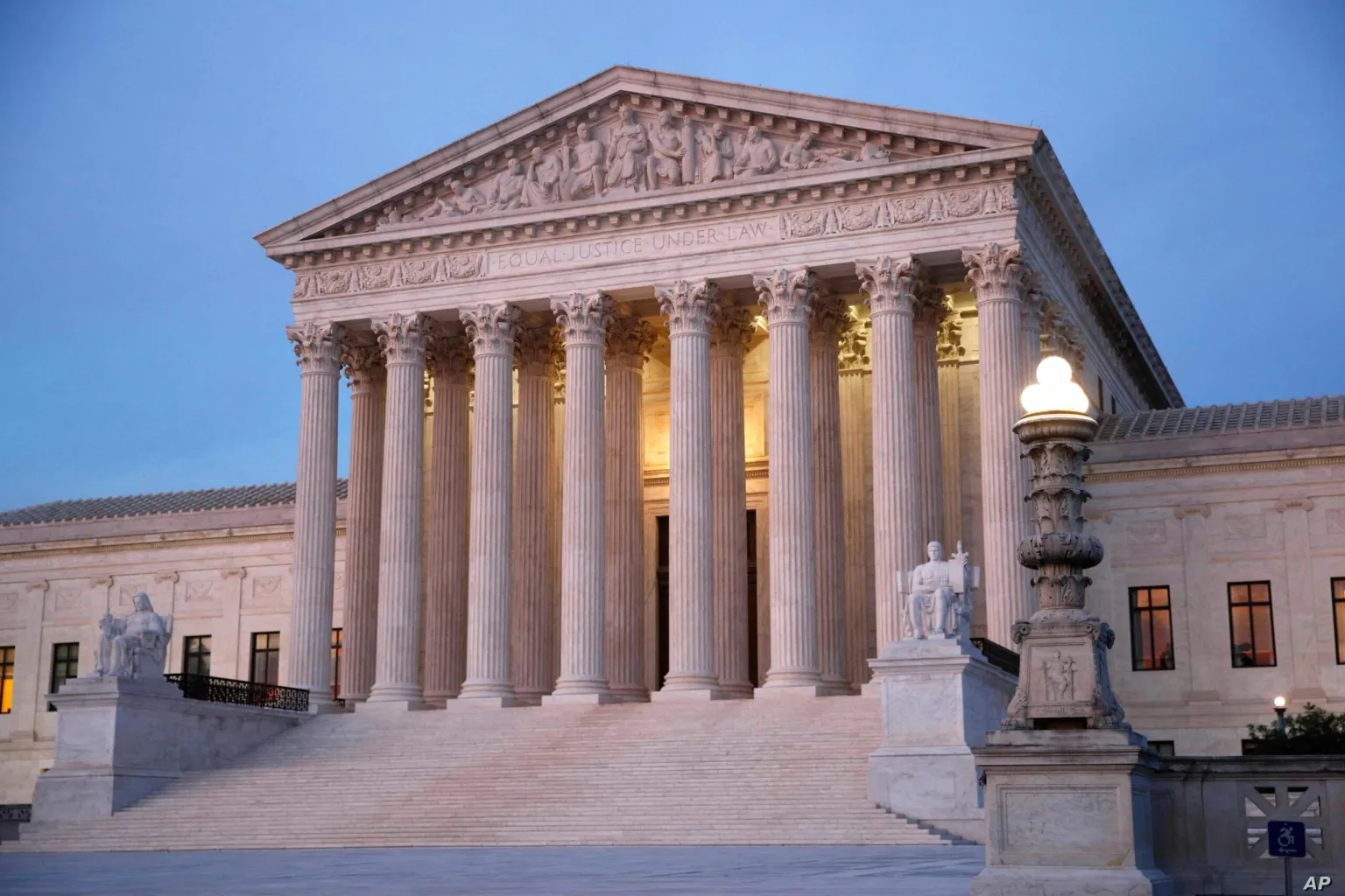 USA v. Lebanon: How to become an Attorney in Each